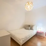 Rent a room of 100 m² in Lisboa