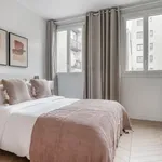 Appartement de 968 m² avec 4 chambre(s) en location à Paris