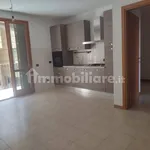 Affitto 2 camera appartamento di 65 m² in Paderno Dugnano