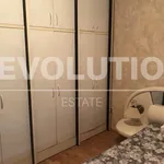 Rent 4 bedroom apartment of 120 m² in Спортна зала