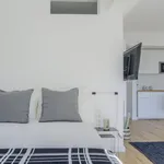 Rent 1 bedroom apartment of 323 m² in Dusseldorf