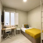 Rent a room of 136 m² in Barcelona