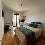 Rent 4 bedroom apartment in Lisbon