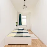 Rent 5 bedroom apartment in Berlin