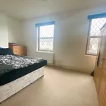 Rent 3 bedroom flat in West Midlands