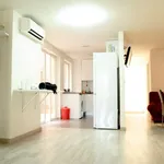 Rent a room of 150 m² in valencia