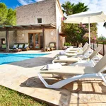 Rent 6 bedroom house in Cala Bassa