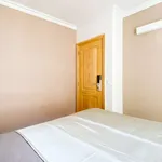 Rent 4 bedroom apartment in lisbon