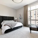 Rent 4 bedroom apartment of 254 m² in New York