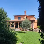 Rent 5 bedroom house in Rome