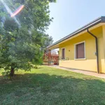 Rent 4 bedroom house of 189 m² in Altavilla Vicentina