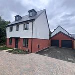 Rent 5 bedroom house in South East England