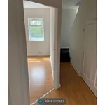 Rent 3 bedroom flat in Trafford