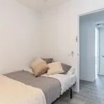 Rent 4 bedroom apartment in Madrid