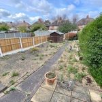 Rent 3 bedroom flat in East Midlands