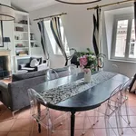 Appartement de 1076 m² avec 3 chambre(s) en location à Paris