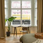 Miete 4 Schlafzimmer wohnung von 145 m² in Berlin