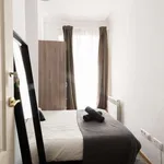 Rent a room of 180 m² in madrid