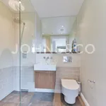 Rent 3 bedroom flat in London