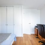 Appartement de 550 m² avec 1 chambre(s) en location à Paris