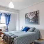 Rent 4 bedroom apartment in Valencia