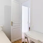 Rent 4 bedroom apartment in Barcelona