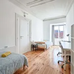 Rent a room of 200 m² in Lisboa