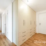 Pronajměte si 3 ložnic/e byt o rozloze 97 m² v Prague