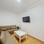 Rent 4 bedroom apartment in Valencia