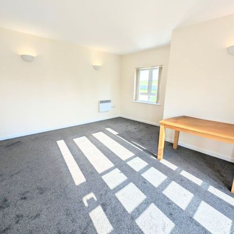 Flat to rent in Sovereign Heights, Slough SL3 Little Ormside