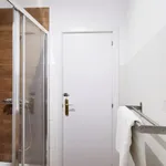 Rent 9 bedroom apartment in Madrid