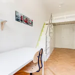 Rent 4 bedroom apartment in Prague