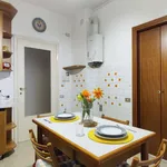 Rent a room of 80 m² in milan