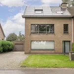 Ruime woning met vier slaapkamers