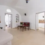 Rent 4 bedroom house of 122 m² in Thira Municipal Unit