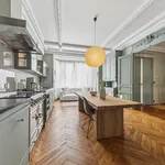 Rent 7 bedroom apartment of 195 m² in Paris