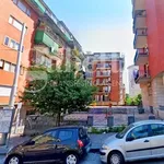 Affitto 2 camera appartamento di 75 m² in Napoli