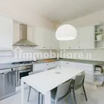 Rent 5 bedroom house of 300 m² in Caranna