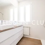 Alquilo 4 dormitorio casa de 240 m² en Madrid