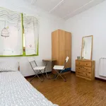 Rent a room of 90 m² in madrid