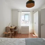 Rent 4 bedroom apartment in Lisbon