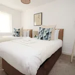 Rent 3 bedroom apartment of 135 m² in Newport