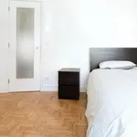 Rent 4 bedroom apartment in Lisbon