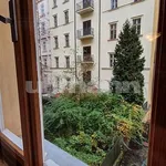 Pronajměte si 4 ložnic/e byt o rozloze 80 m² v Prague