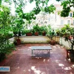 Rent 6 bedroom house of 325 m² in Rome