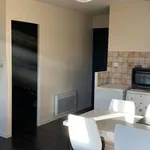 Appartement de 50 m² avec 3 chambre(s) en location à Lezay