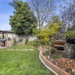 Rent 5 bedroom house of 796 m² in Ballarat North