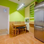 Rent a room of 150 m² in madrid