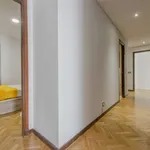 Rent a room of 220 m² in madrid