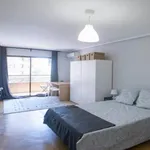 Rent 5 bedroom apartment in Valencia